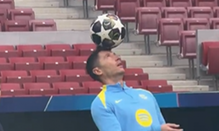 TANIEC Z PIŁKĄ Roberta Lewandowskiego przed meczem z Atletico [VIDEO]